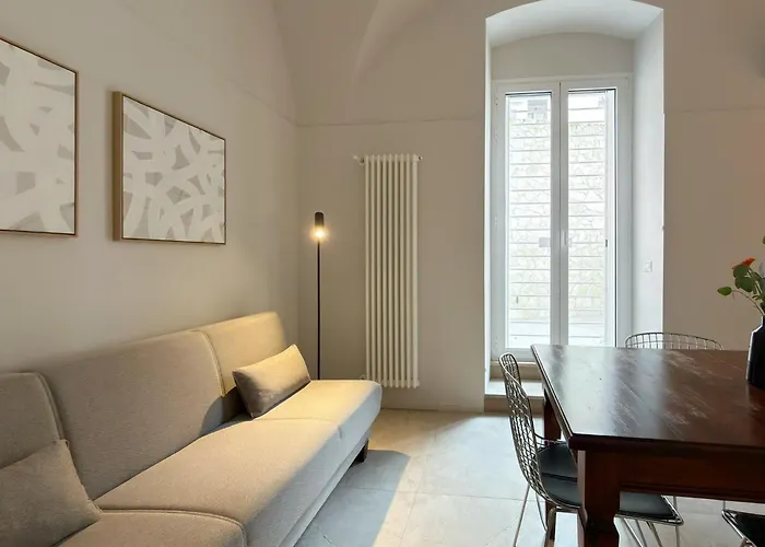 Casa Marmitta - Charming In Downtown דירה