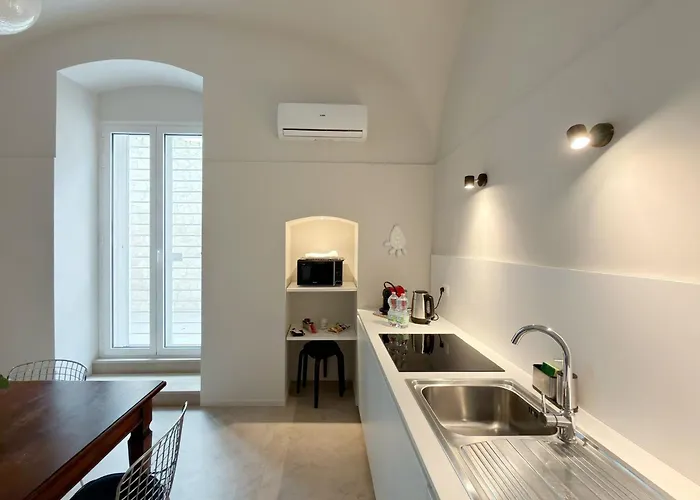 Casa Marmitta - Charming In Downtown בארי